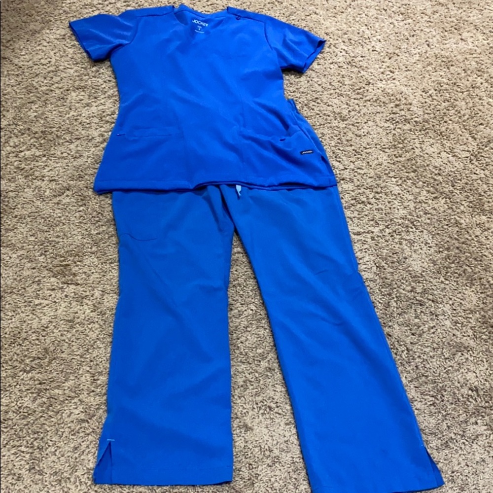 Jockey scrubs